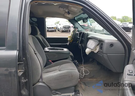 2004 Chevrolet Silverado 2500Hd Ls from USA, damaged, VIN 1GCHK23144F146854